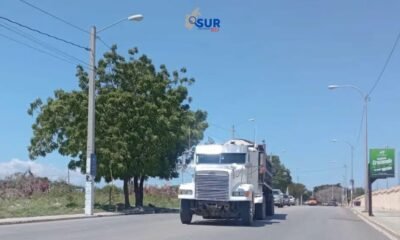 Preocupación en Barahona por circulación de camiones a alta velocidad en zona universitaria