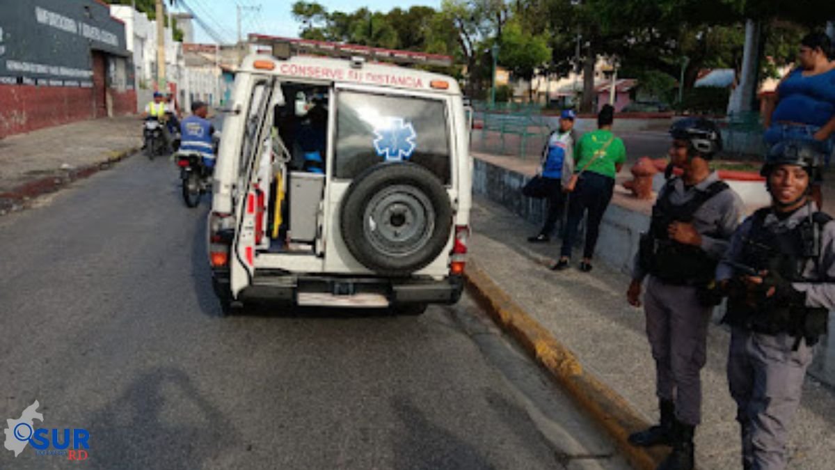 Motociclista resulta herido tras accidente provocado por perro callejero en Barahona