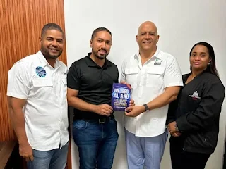 INDESUR apoya a JOBAL en el lanzamiento del proyecto literario “Un libro al año” de Jonás Guevara INDESUR apoya a JOBAL en el lanzamiento del proyecto literario “Un libro al año” de Jonás Guevara