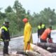 Autoridades en Barahona logran restablecer acceso en comunidades afectadas por tormenta Melissa Autoridades en Barahona logran restablecer acceso en comunidades afectadas por tormenta Melissa