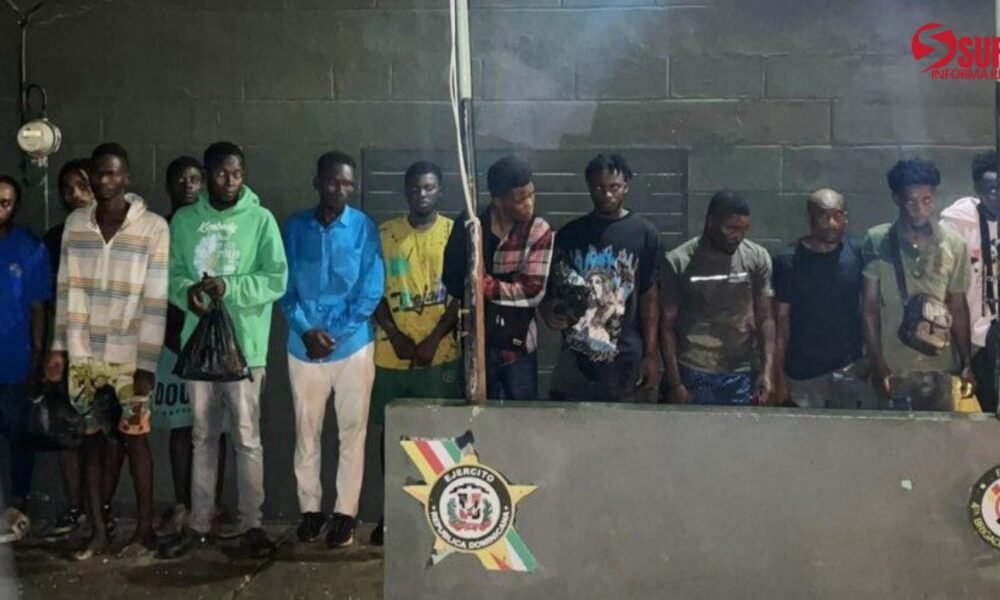 Ejército Dominicano detiene a 18 extranjeros en operativo migratorio en Las Matas de Santa Cruz Ejército Dominicano detiene a 18 extranjeros en operativo migratorio en Las Matas de Santa Cruz