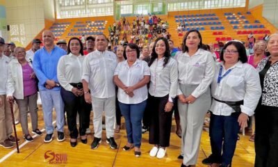 Alcalde Míctor Fernández participa en el acto de entrega de tarjetas Supérate en Villa Central