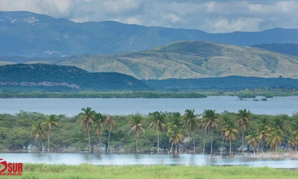 Organizaciones denuncian deterioro ambiental en la Laguna de Rincón, en Cabral
