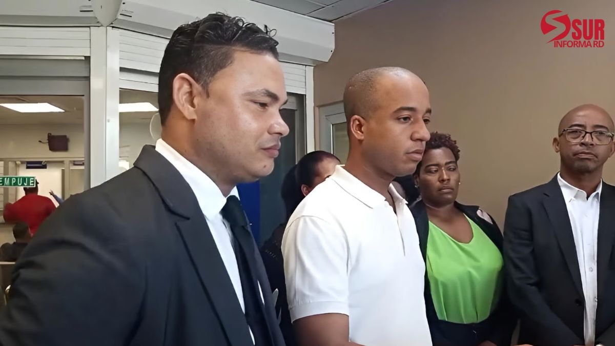 Se entrega hombre acusado de agredir y lanzar a menor desde un tercer piso en Santo Domingo Oeste