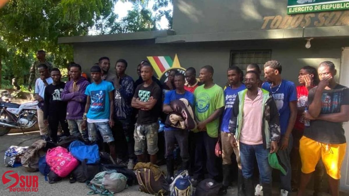 Ejército dominicano reporta más de 14 mil detenciones de haitianos indocumentados y millonario decomiso de cigarrillos en septiembre Ejército dominicano reporta más de 14 mil detenciones de haitianos indocumentados y millonario decomiso de cigarrillos en septiembre