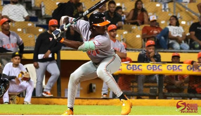 Felnin Celesten lidera ofensiva taurina y da a los Toros su primera victoria del torneo Felnin Celesten lidera ofensiva taurina y da a los Toros su primera victoria del torneo