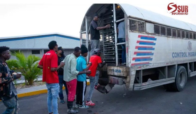 Más de mil extranjeros indocumentados son detenidos y repatriados en operativo nacional de la DGM Más de mil extranjeros indocumentados son detenidos y repatriados en operativo nacional de la DGM