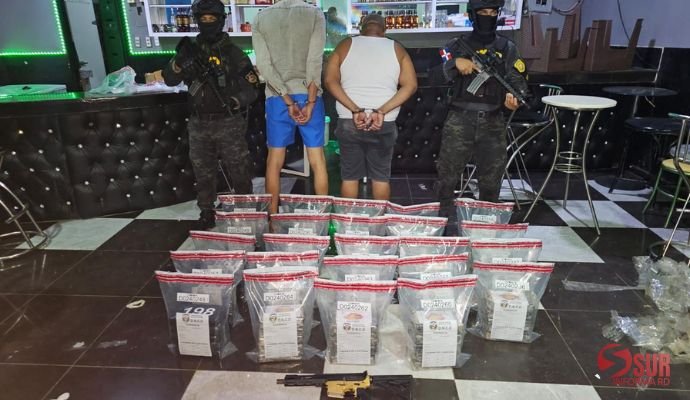 Autoridades dominicanas decomisan 643 paquetes de presunta cocaína en amplio operativo en La Altagracia Autoridades dominicanas decomisan 643 paquetes de presunta cocaína en amplio operativo en La Altagracia