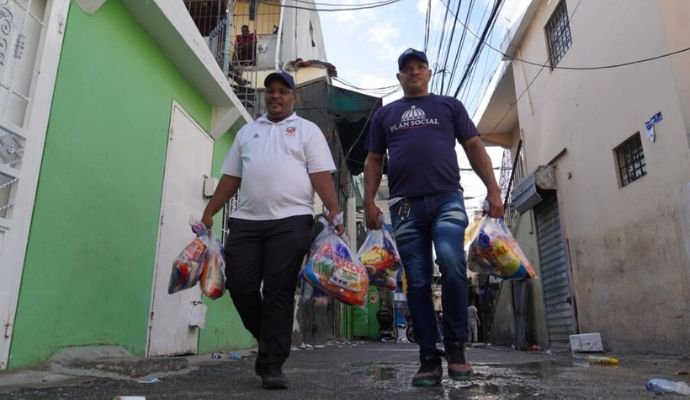 DASAC lleva asistencia alimentaria y apoyo social a miles de familias en todo el país DASAC lleva asistencia alimentaria y apoyo social a miles de familias en todo el país