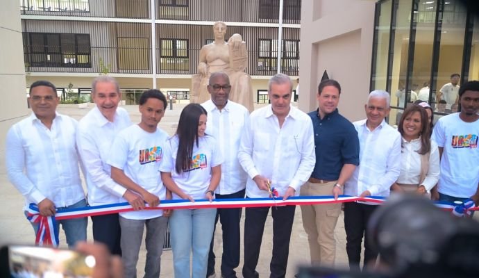 Cotuí celebra avance histórico en educación superior con apertura de centros UASD e ITLA Cotuí celebra avance histórico en educación superior con apertura de centros UASD e ITLA