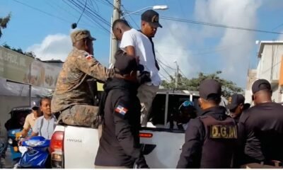 Denuncian abusos y robos durante operativos de Migración y Policía en comunidad de Azua Denuncian abusos y robos durante operativos de Migración y Policía en comunidad de Azua