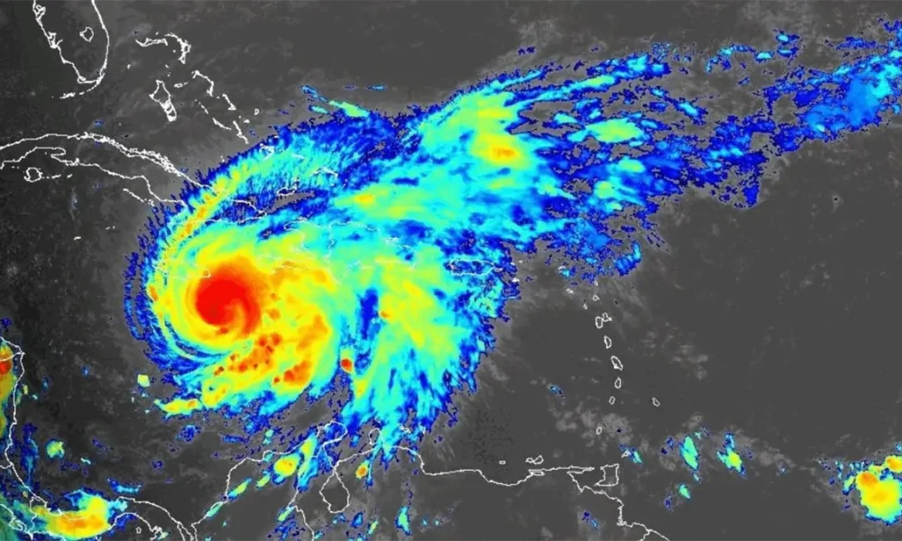 Huracán Melissa alcanza categoría 4 y mantiene en alerta al sur del país Huracán Melissa alcanza categoría 4 y mantiene en alerta al sur del país
